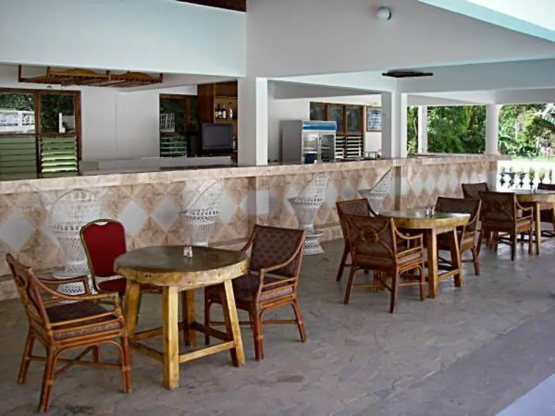 Отель Pure Oasis Resort Негрил