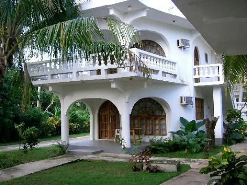Pure Oasis Resort Негрил Отель